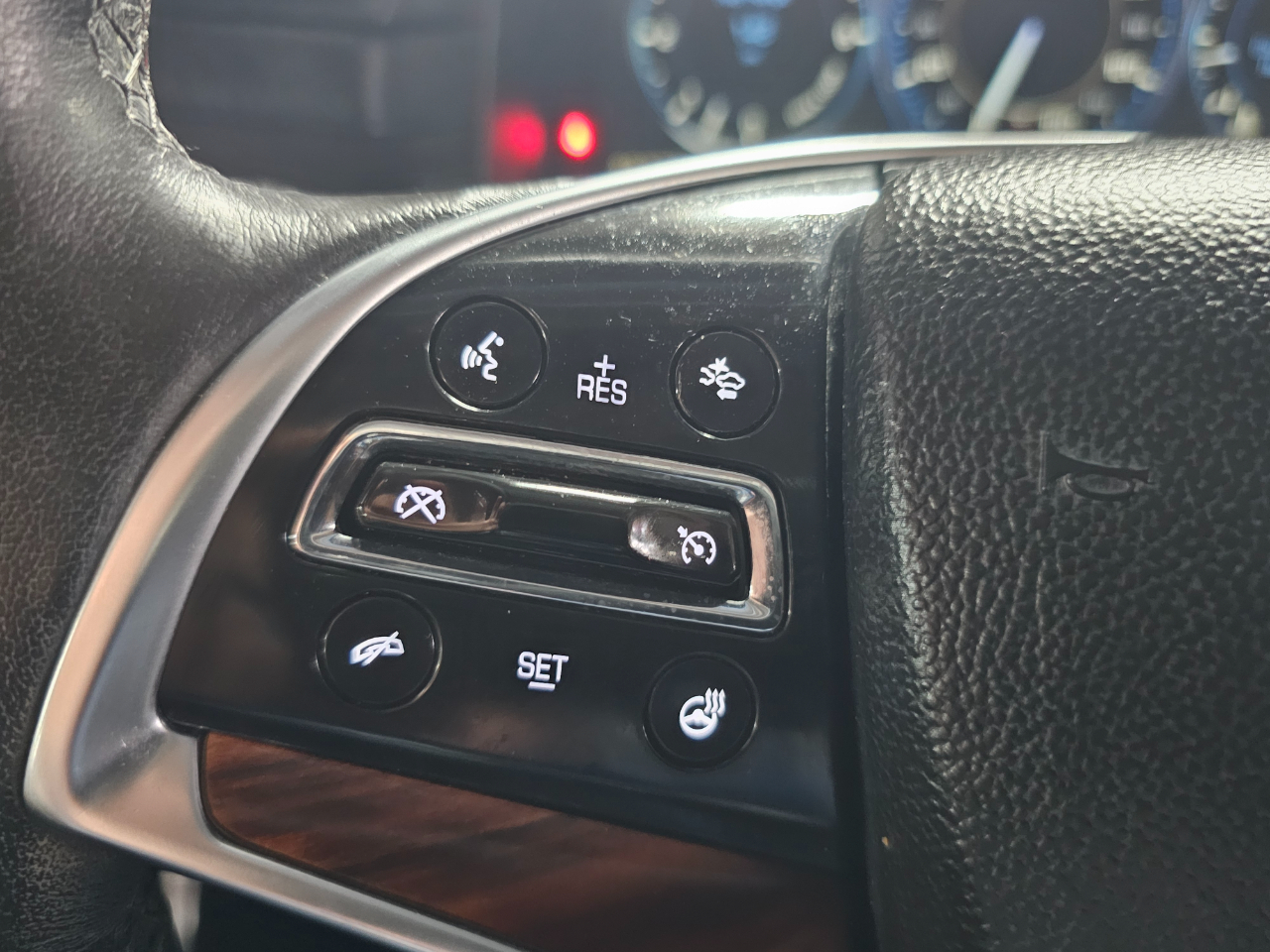 Cadillac Escalade ESV 4WD 4dr Premium 2015