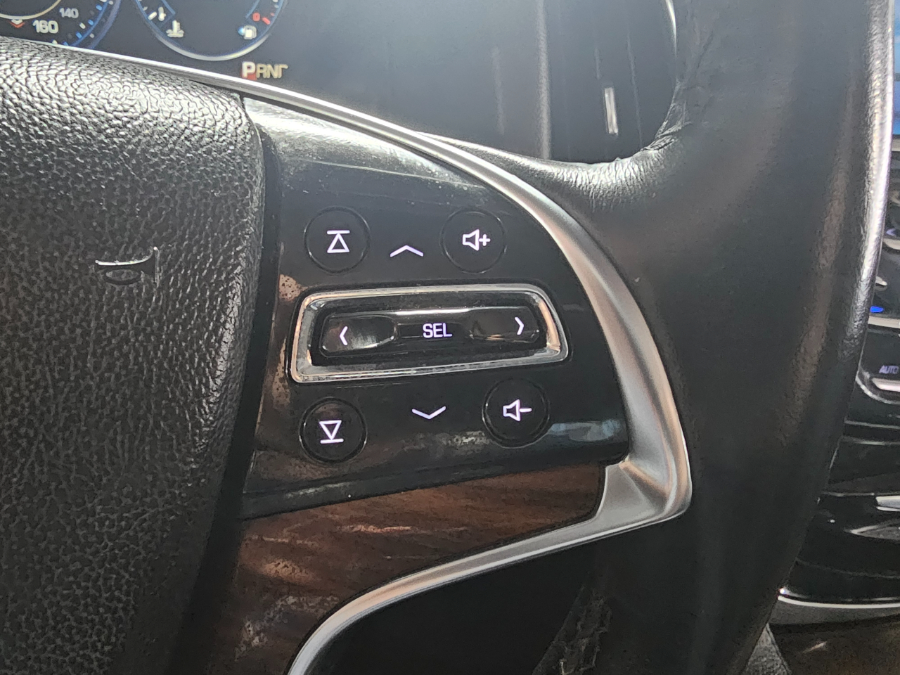 Cadillac Escalade ESV 4WD 4dr Premium 2015