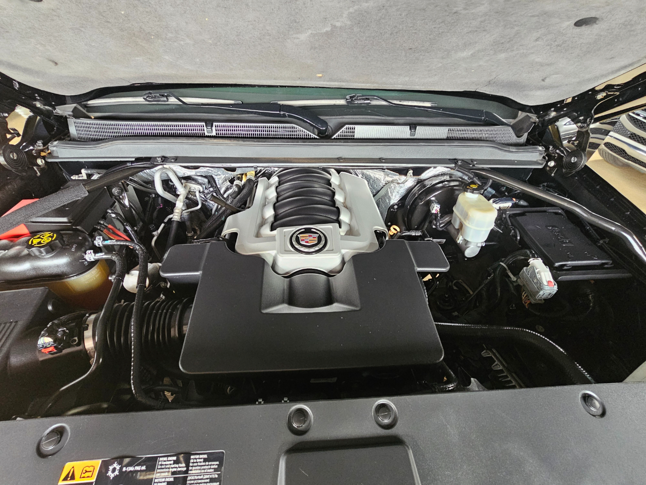 Cadillac Escalade ESV 4WD 4dr Premium 2015