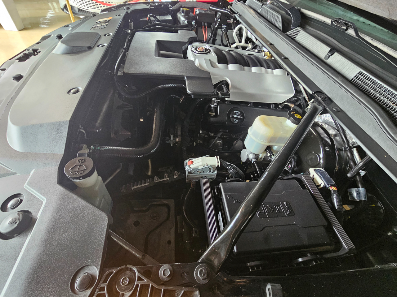 Cadillac Escalade ESV 4WD 4dr Premium 2015