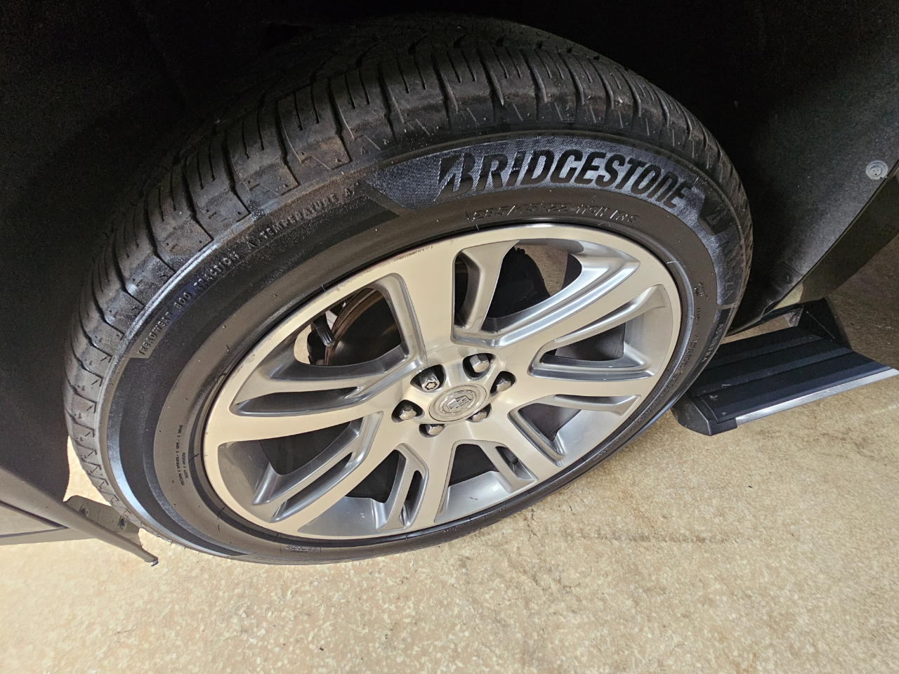 Cadillac Escalade ESV 4WD 4dr Premium 2015