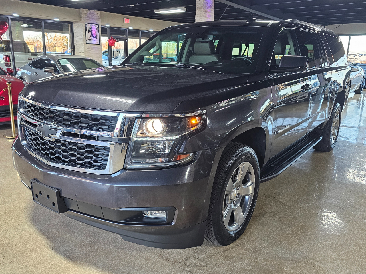 Chevrolet Suburban 2WD 4dr 1500 LT 2018