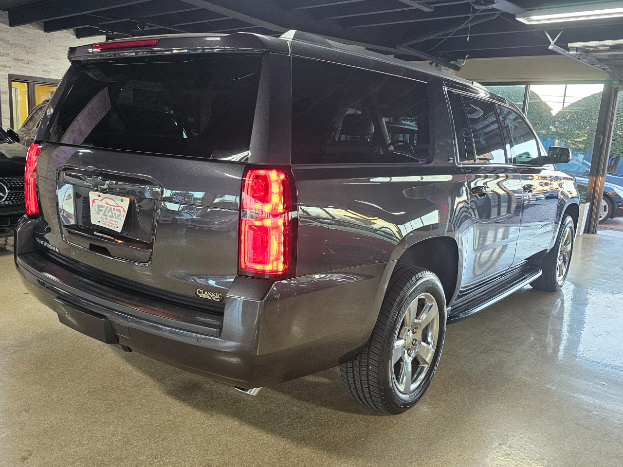 Chevrolet Suburban 2WD 4dr 1500 LT 2018