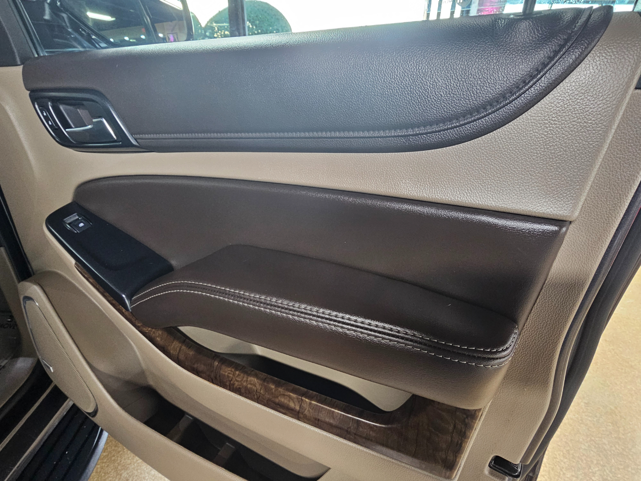 Chevrolet Suburban 2WD 4dr 1500 LT 2018