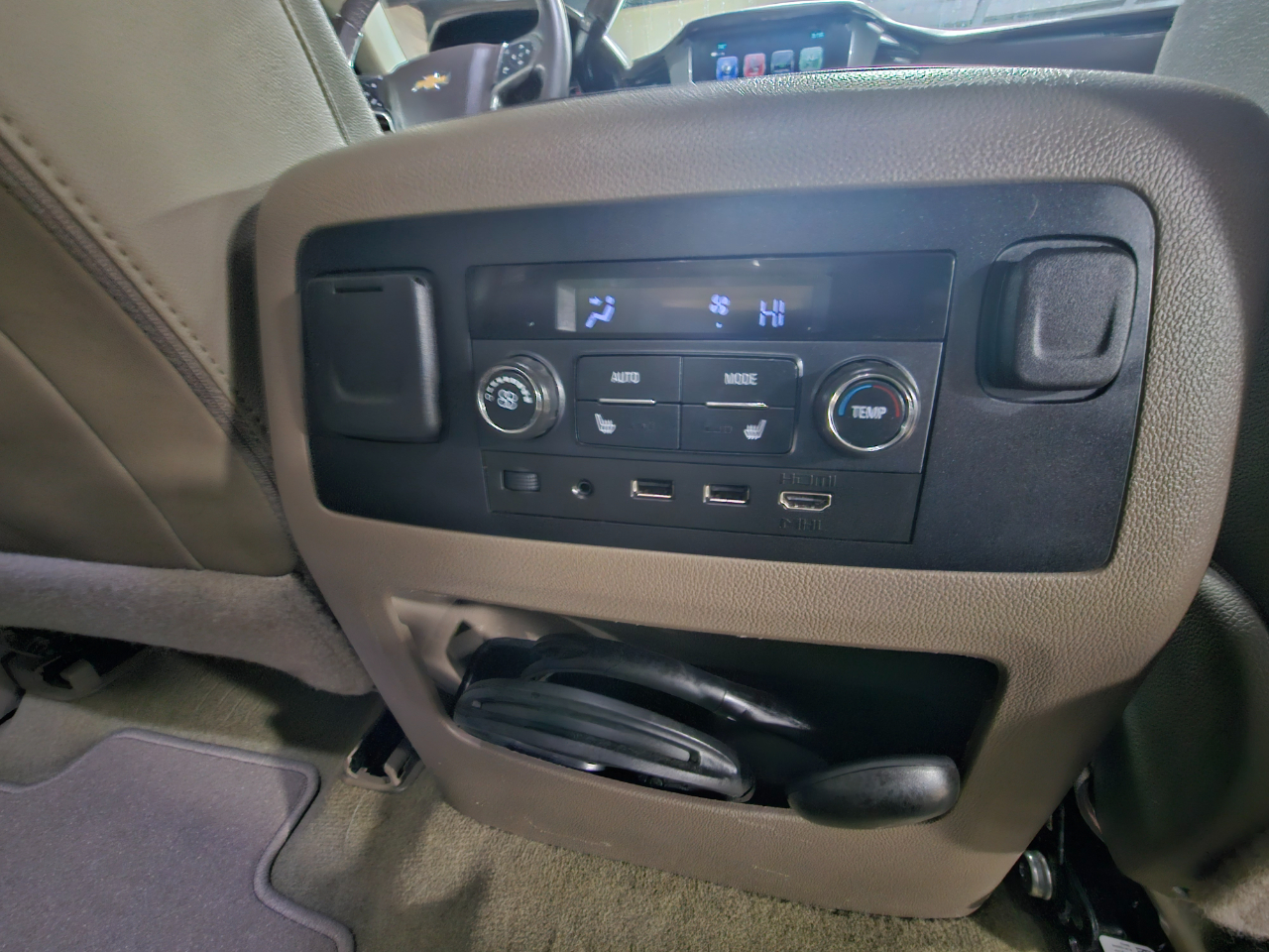 Chevrolet Suburban 2WD 4dr 1500 LT 2018