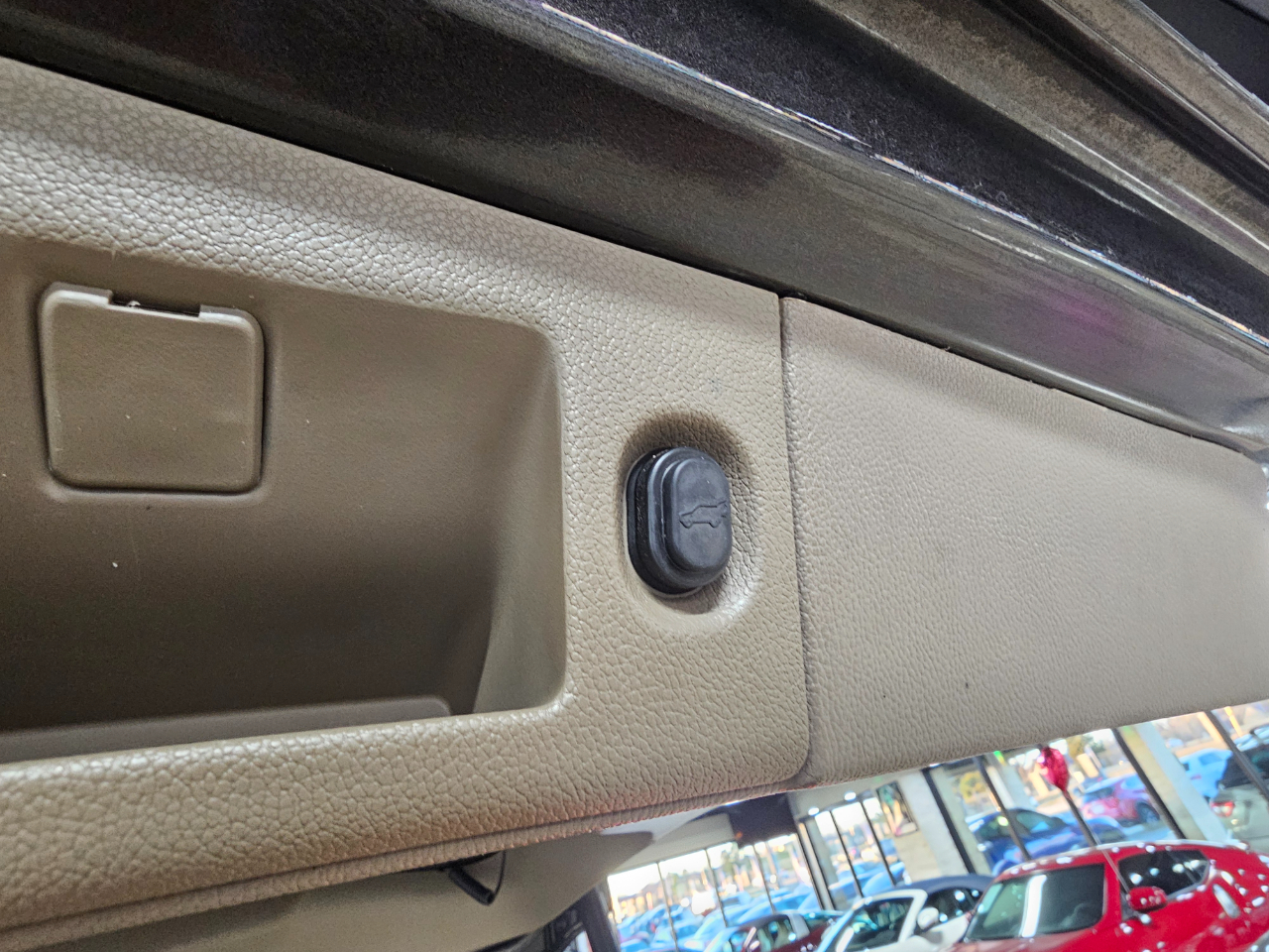 Chevrolet Suburban 2WD 4dr 1500 LT 2018