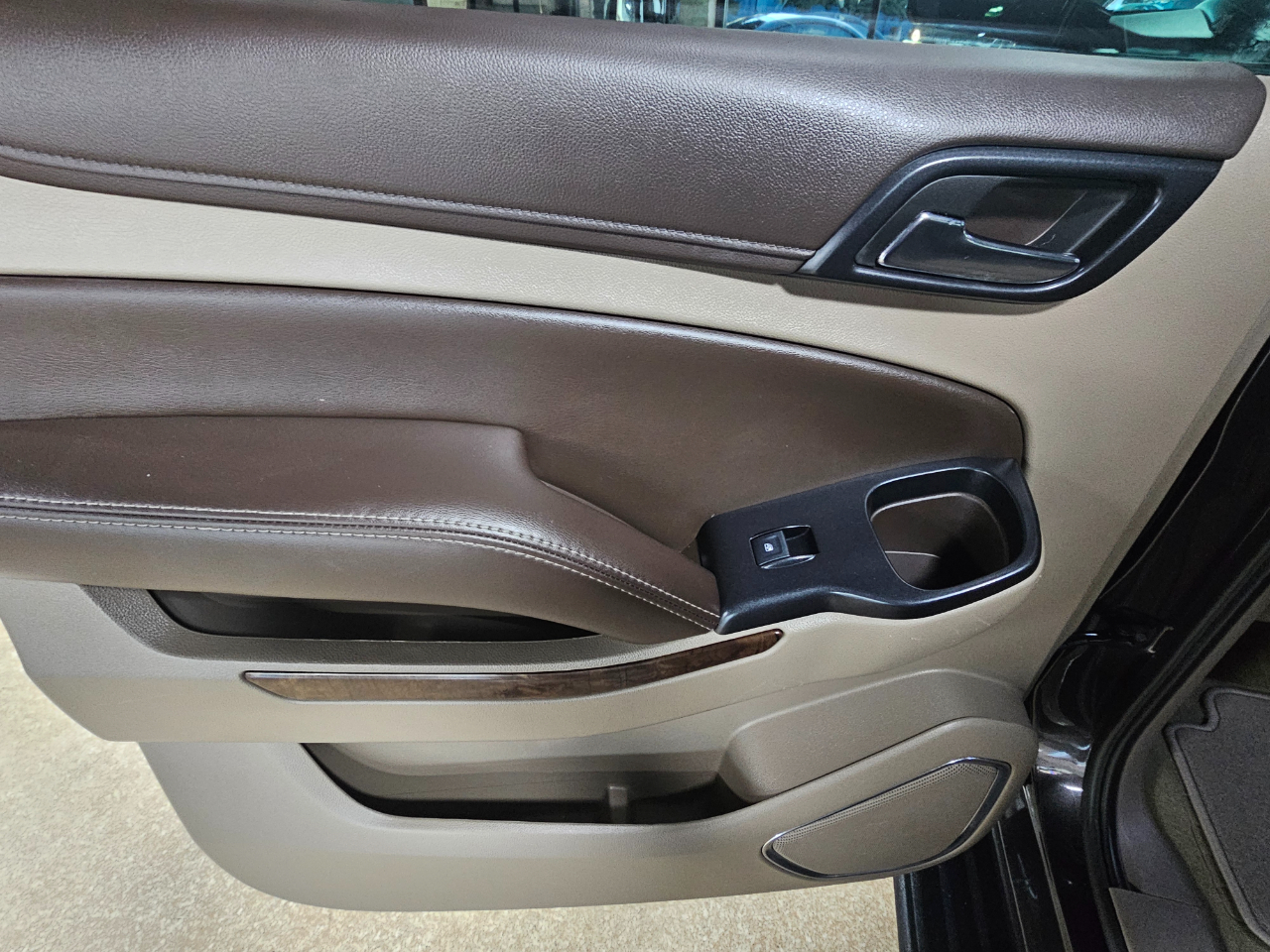 Chevrolet Suburban 2WD 4dr 1500 LT 2018