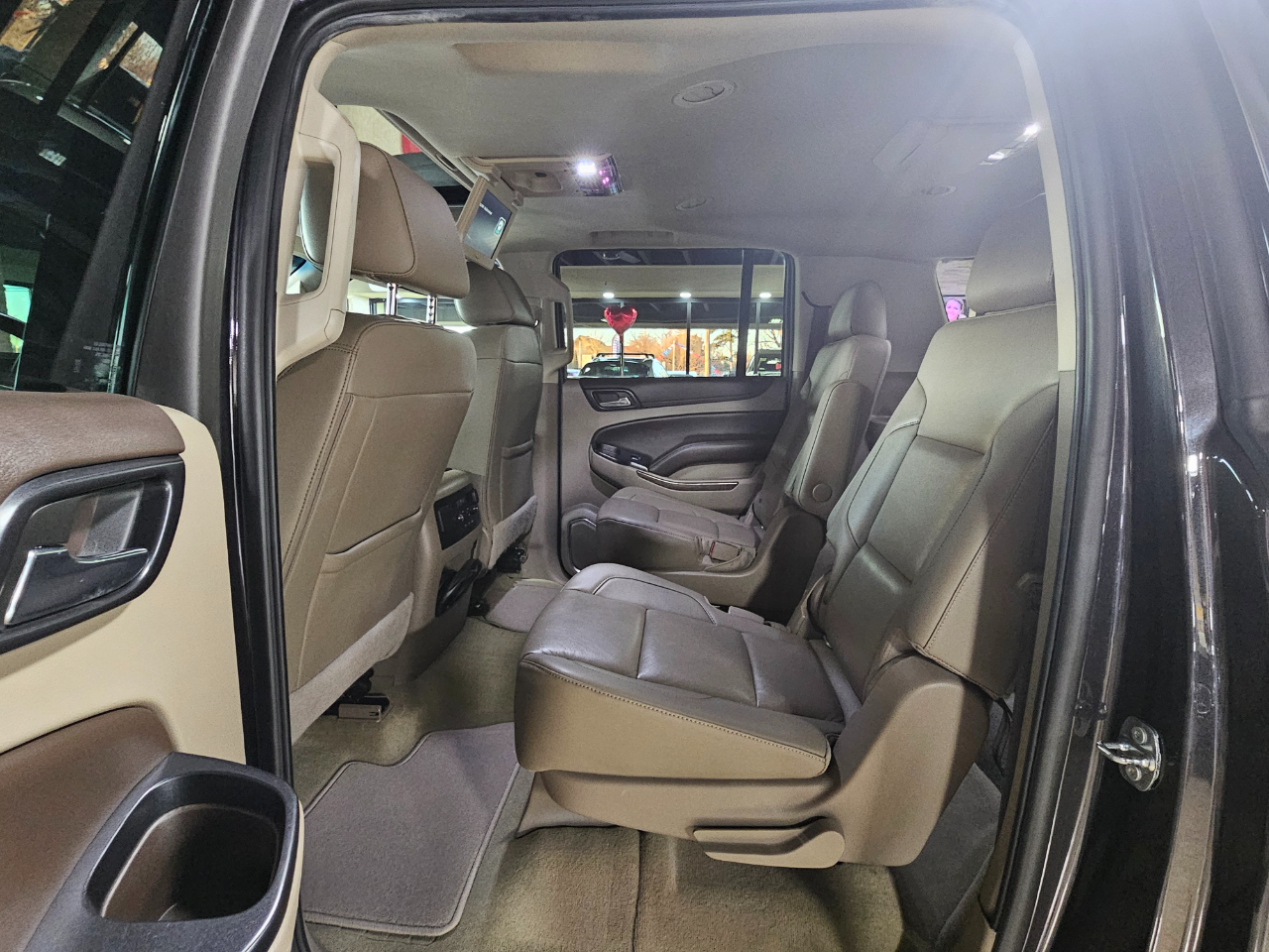 Chevrolet Suburban 2WD 4dr 1500 LT 2018