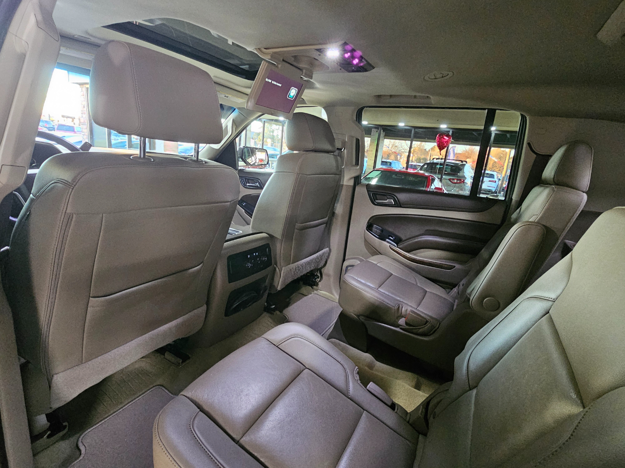 Chevrolet Suburban 2WD 4dr 1500 LT 2018