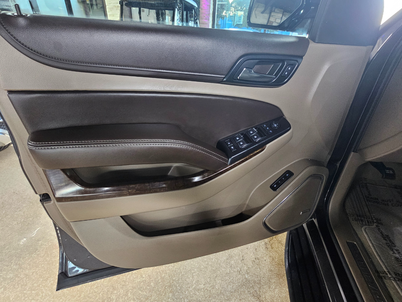 Chevrolet Suburban 2WD 4dr 1500 LT 2018