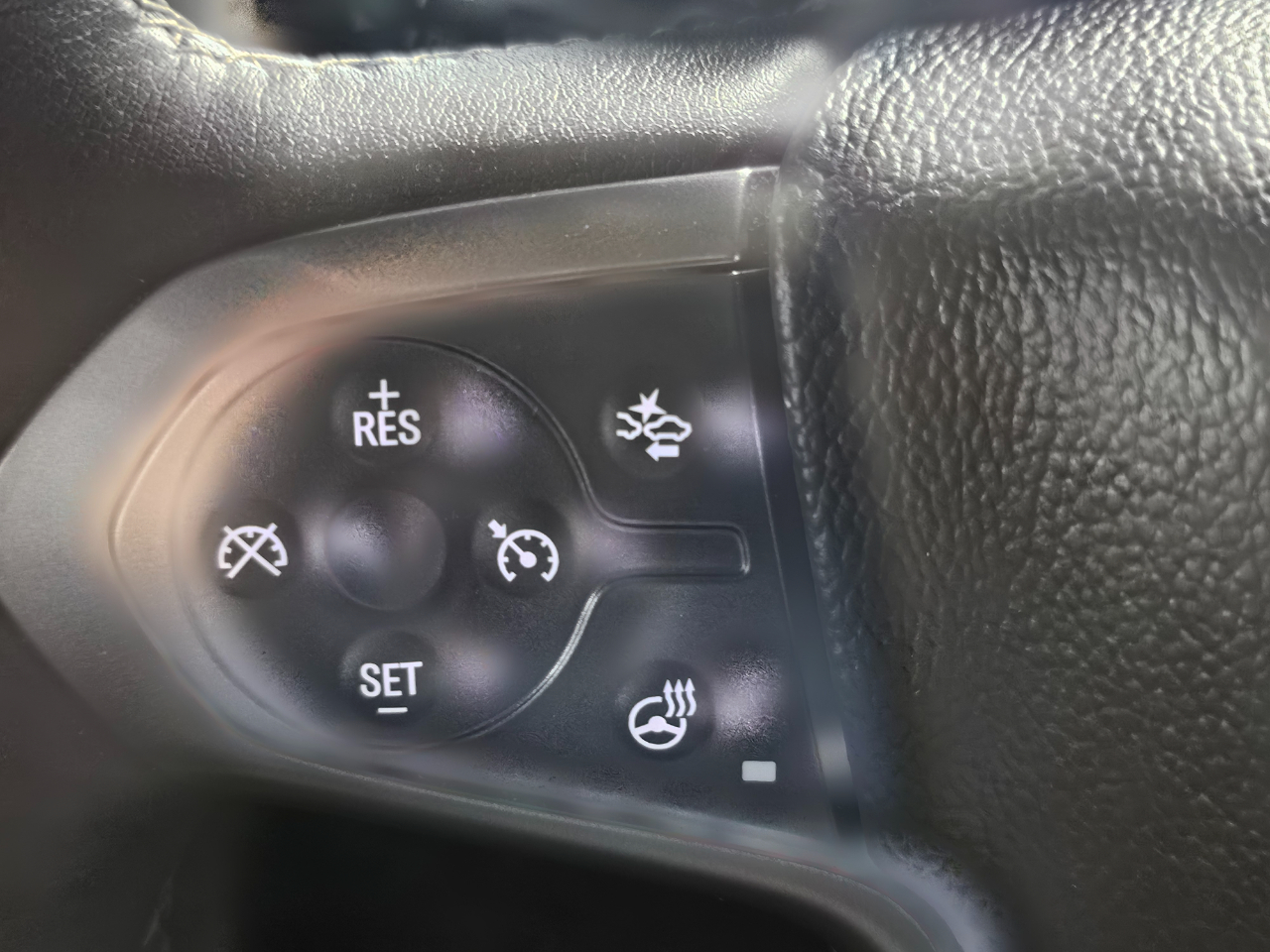 Chevrolet Suburban 2WD 4dr 1500 LT 2018