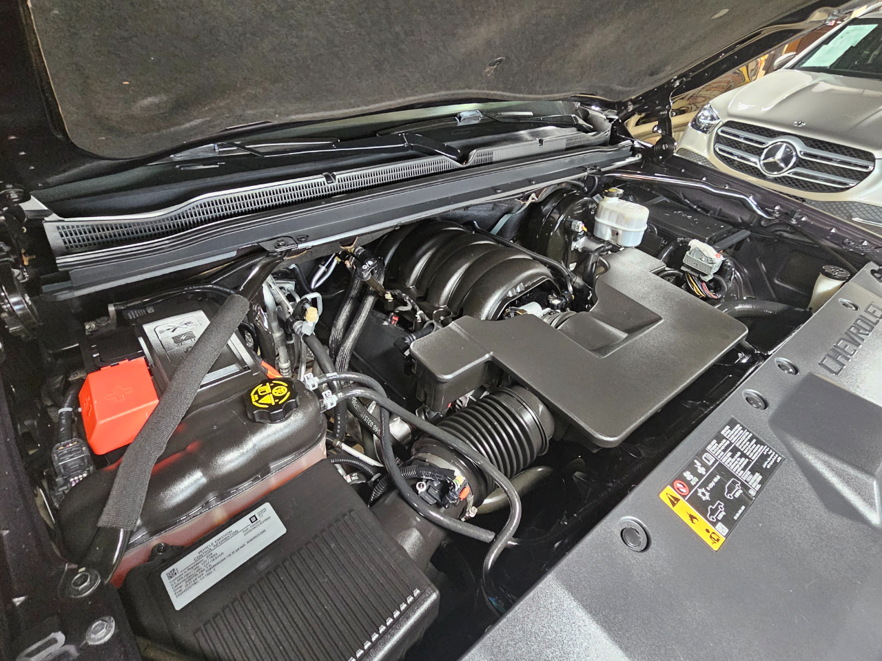 Chevrolet Suburban 2WD 4dr 1500 LT 2018