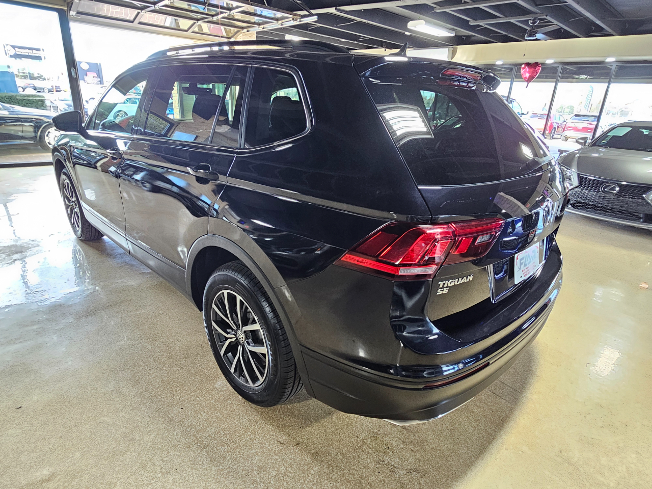 Volkswagen Tiguan 2.0T SE FWD 2019