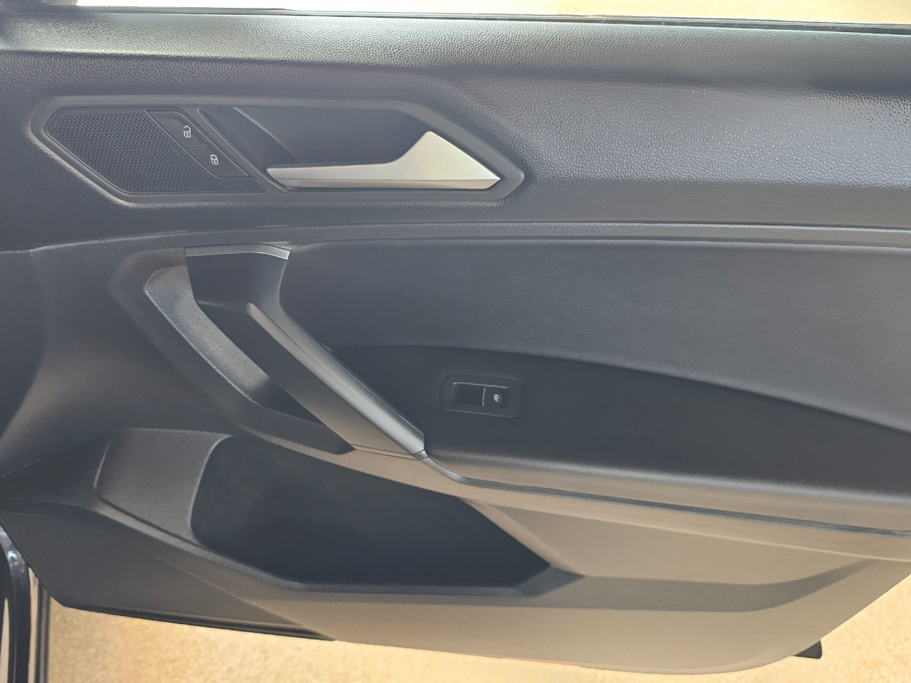 Volkswagen Tiguan 2.0T SE FWD 2019