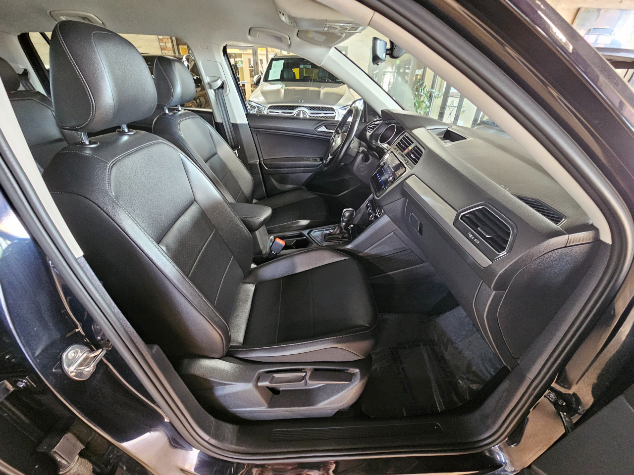 Volkswagen Tiguan 2.0T SE FWD 2019