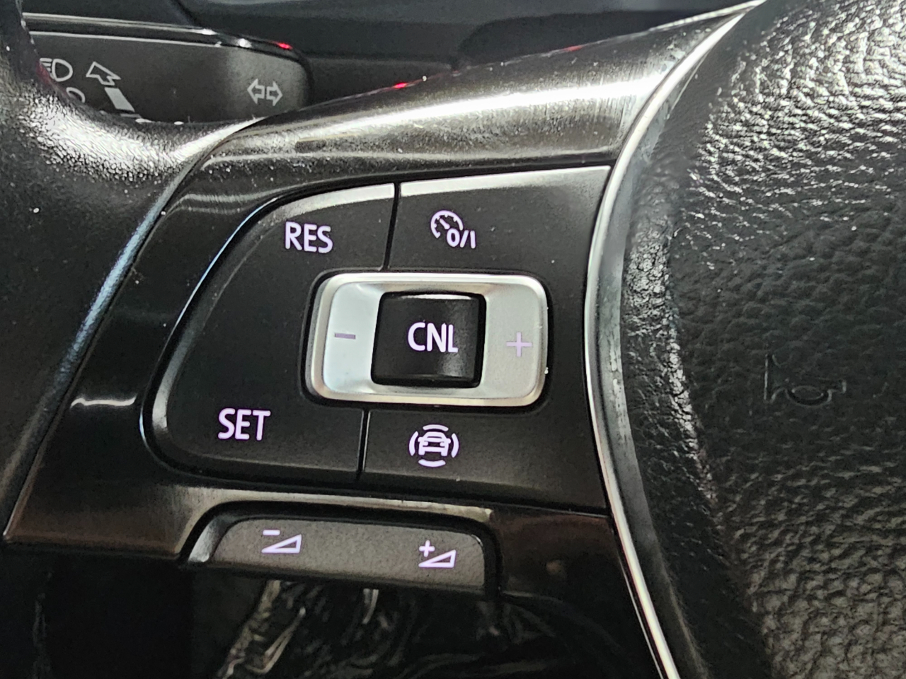 Volkswagen Tiguan 2.0T SE FWD 2019