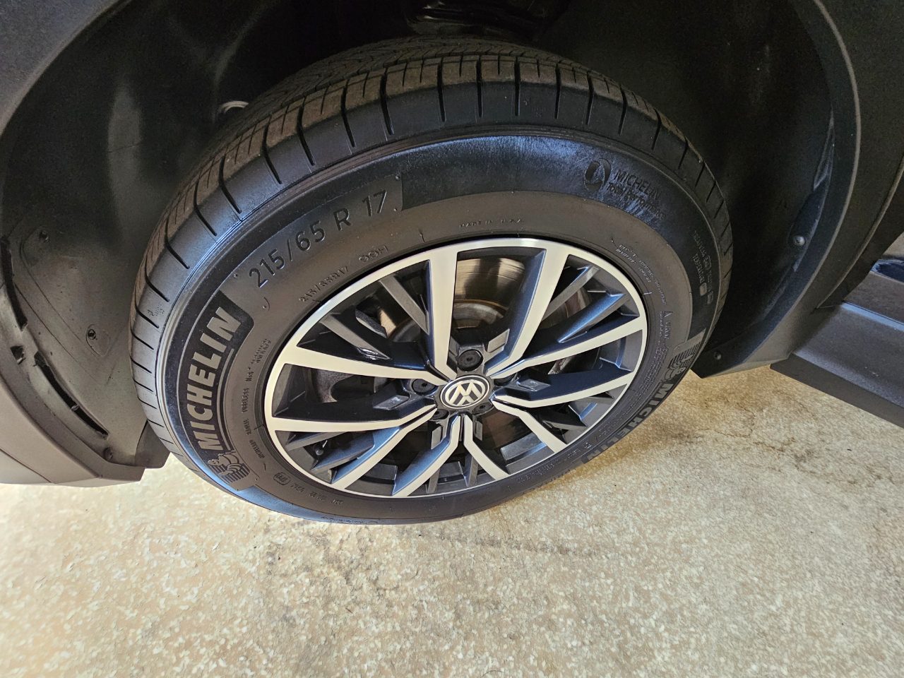 Volkswagen Tiguan 2.0T SE FWD 2019