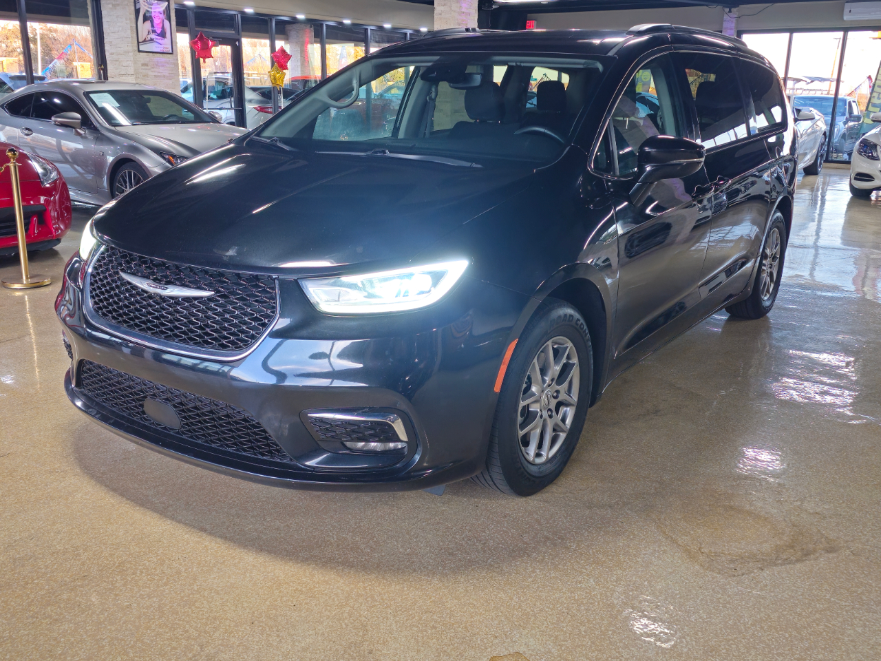 Chrysler Pacifica Touring FWD 2021