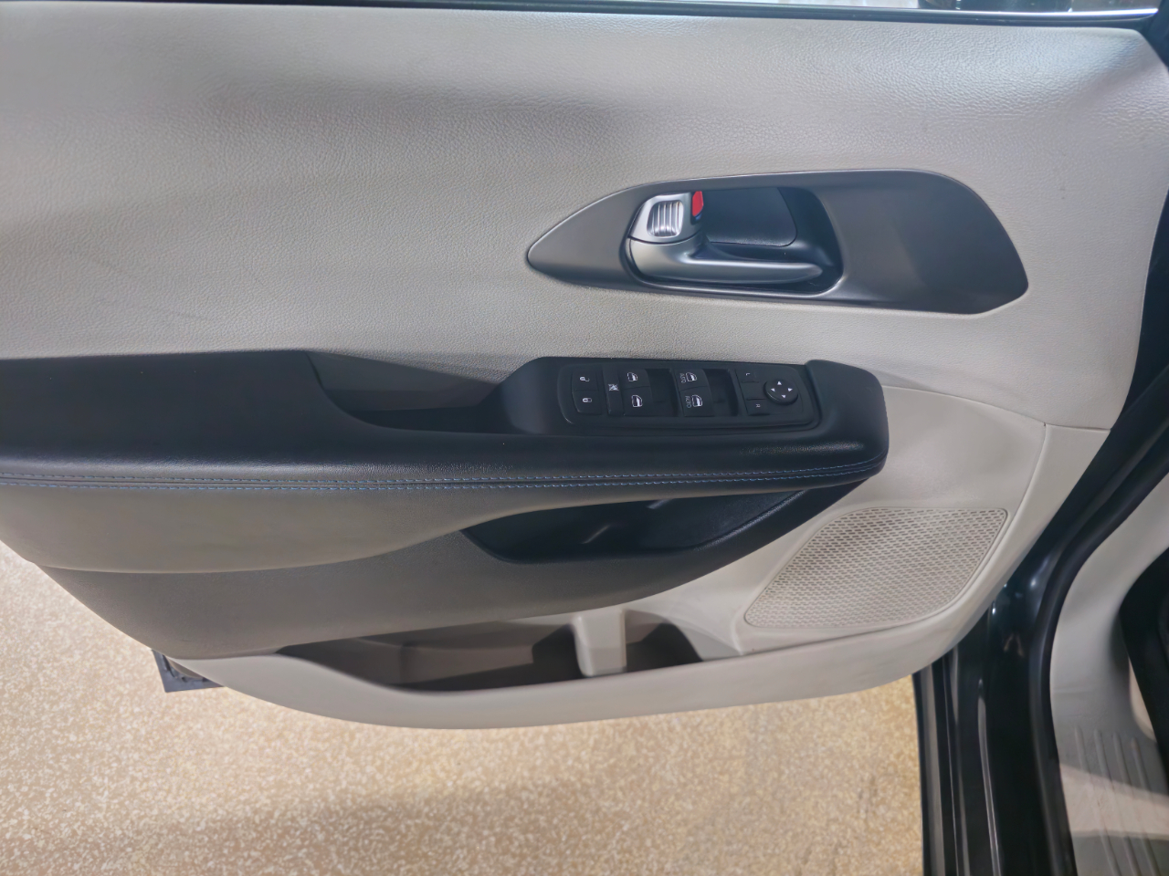 Chrysler Pacifica Touring FWD 2021