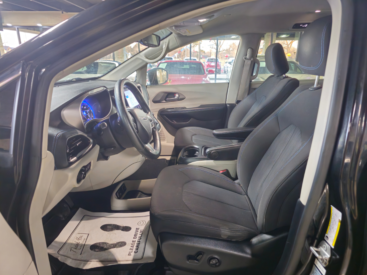 Chrysler Pacifica Touring FWD 2021