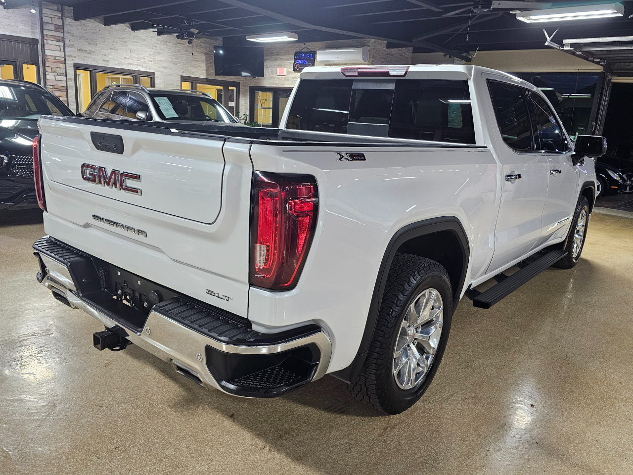 GMC Sierra 1500 4WD Crew Cab 147" SLT 2021