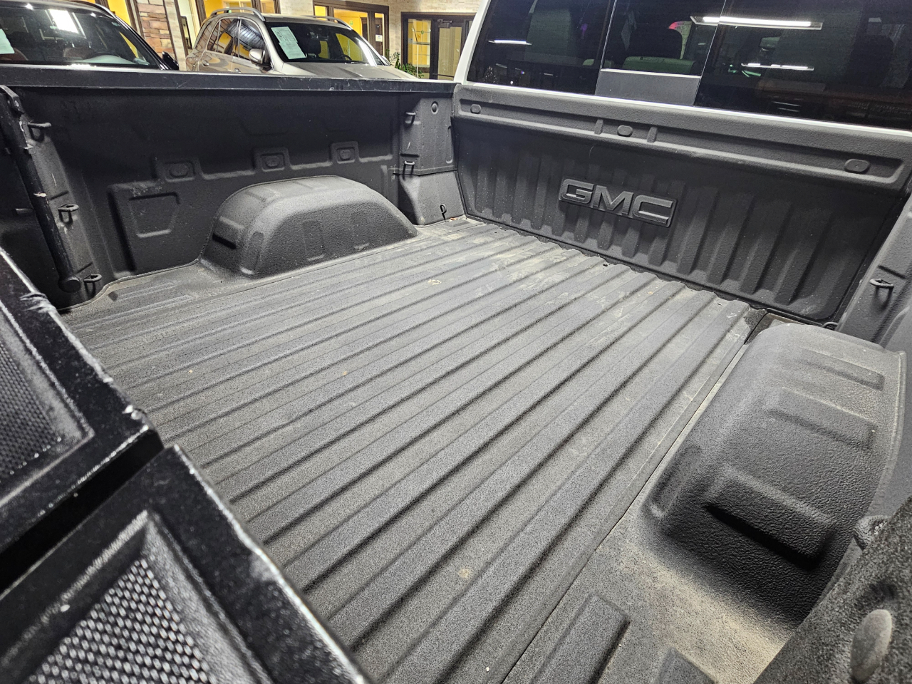 GMC Sierra 1500 4WD Crew Cab 147" SLT 2021