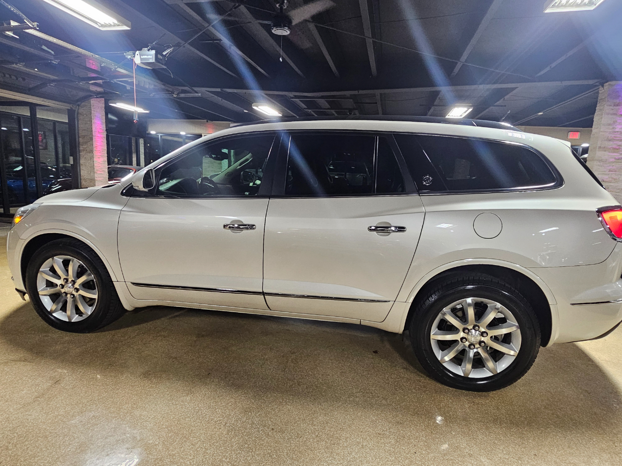 Buick Enclave FWD 4dr Premium 2014