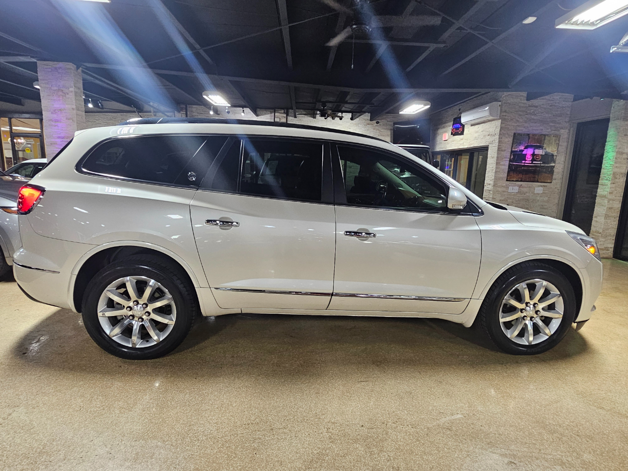 Buick Enclave FWD 4dr Premium 2014