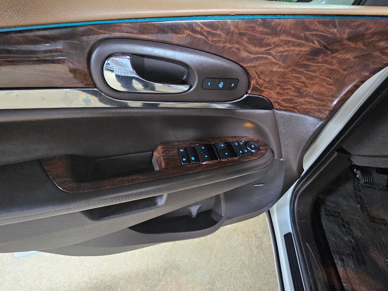 Buick Enclave FWD 4dr Premium 2014