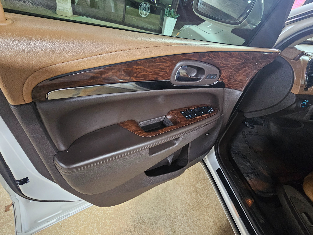 Buick Enclave FWD 4dr Premium 2014