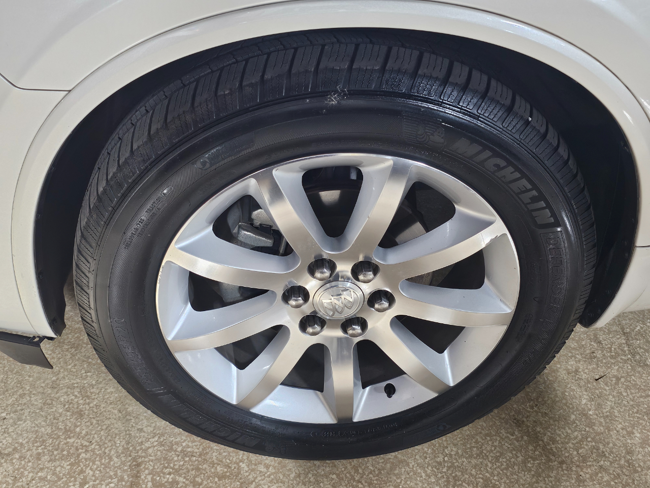 Buick Enclave FWD 4dr Premium 2014