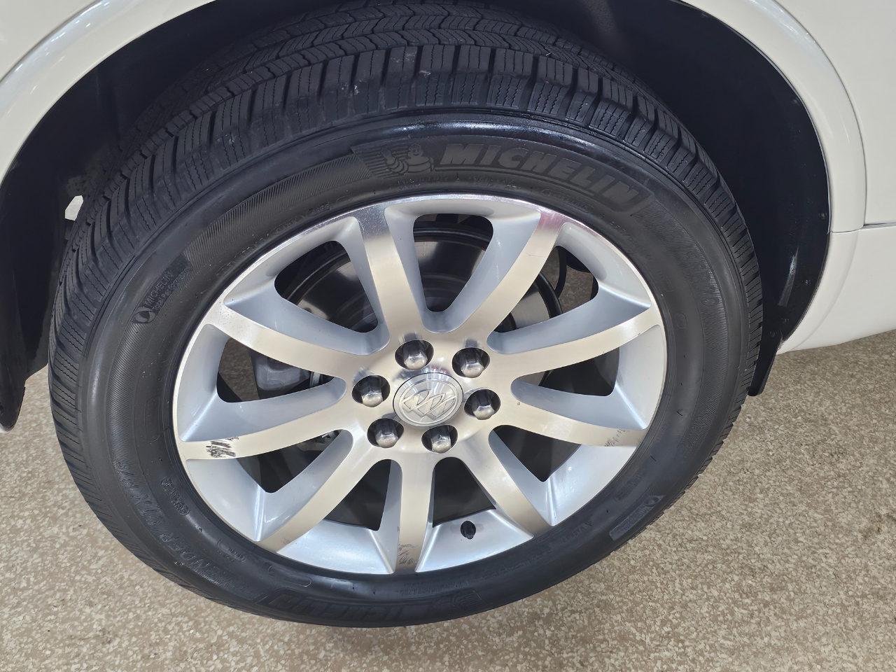 Buick Enclave FWD 4dr Premium 2014