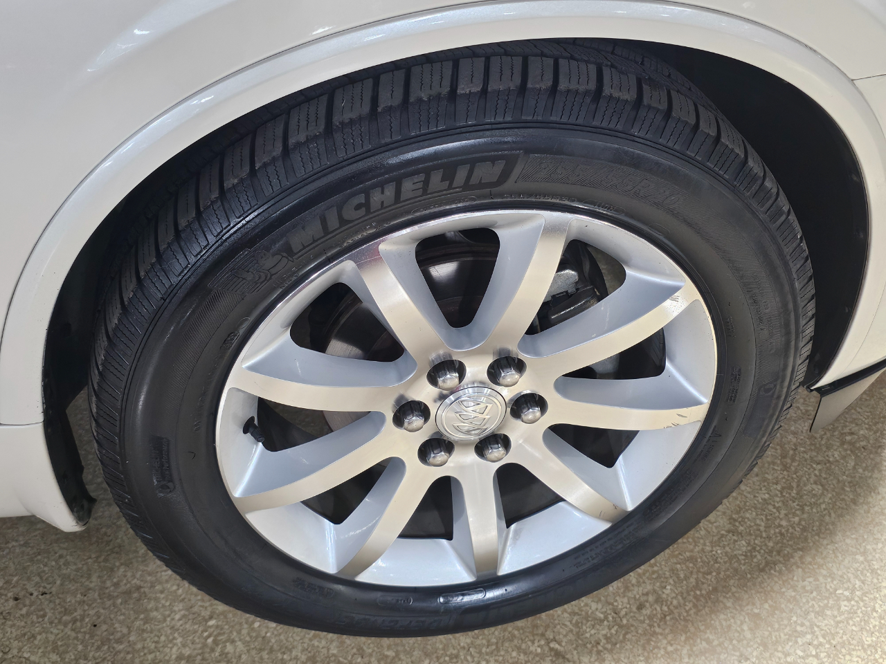 Buick Enclave FWD 4dr Premium 2014