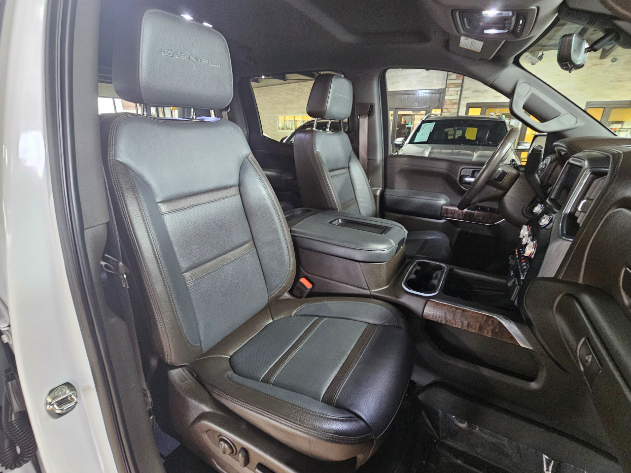 GMC Sierra 1500 4WD Crew Cab 147" Denali 2019