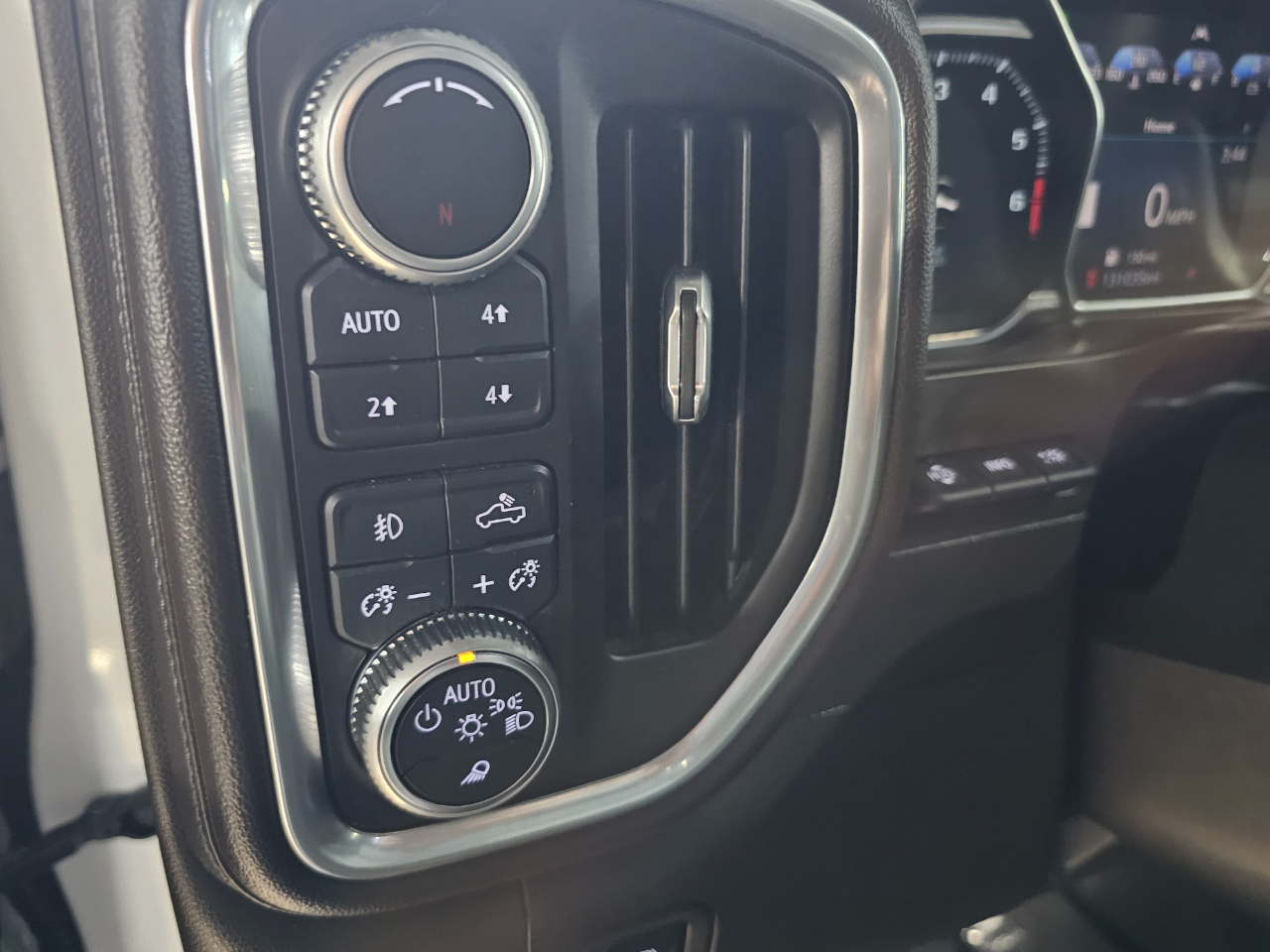 GMC Sierra 1500 4WD Crew Cab 147" Denali 2019