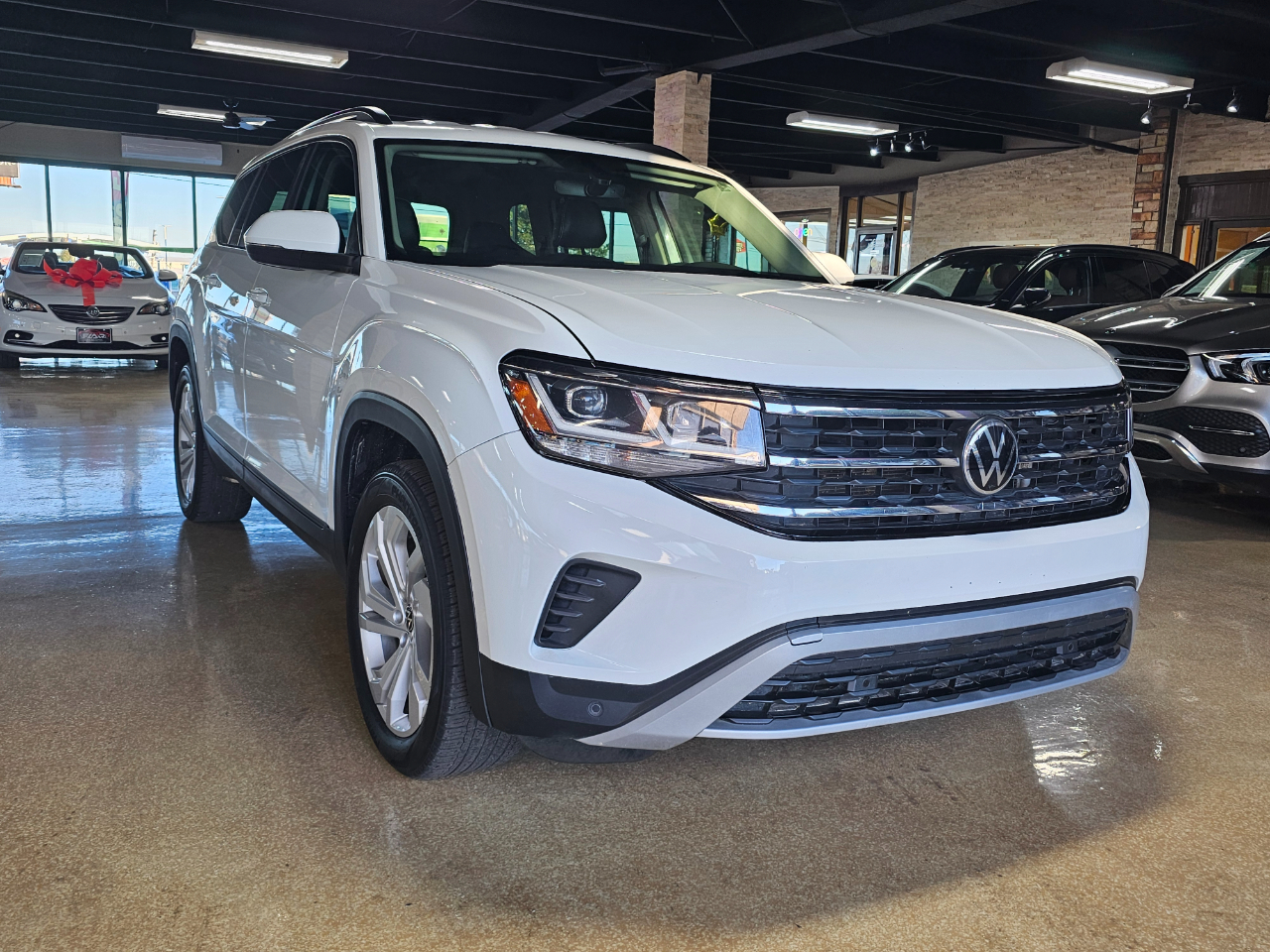 Volkswagen Atlas 3.6L V6 SE w/Technology FWD *Ltd Avail* 2021