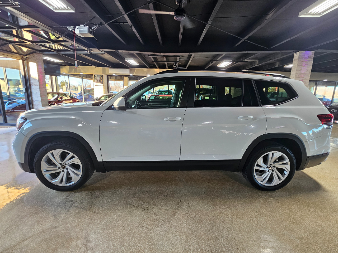Volkswagen Atlas 3.6L V6 SE w/Technology FWD *Ltd Avail* 2021