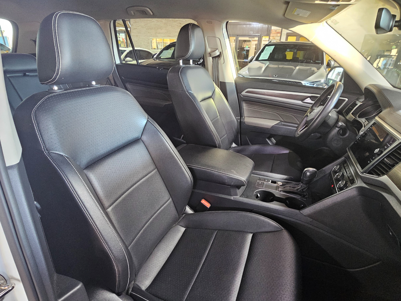 Volkswagen Atlas 3.6L V6 SE w/Technology FWD *Ltd Avail* 2021