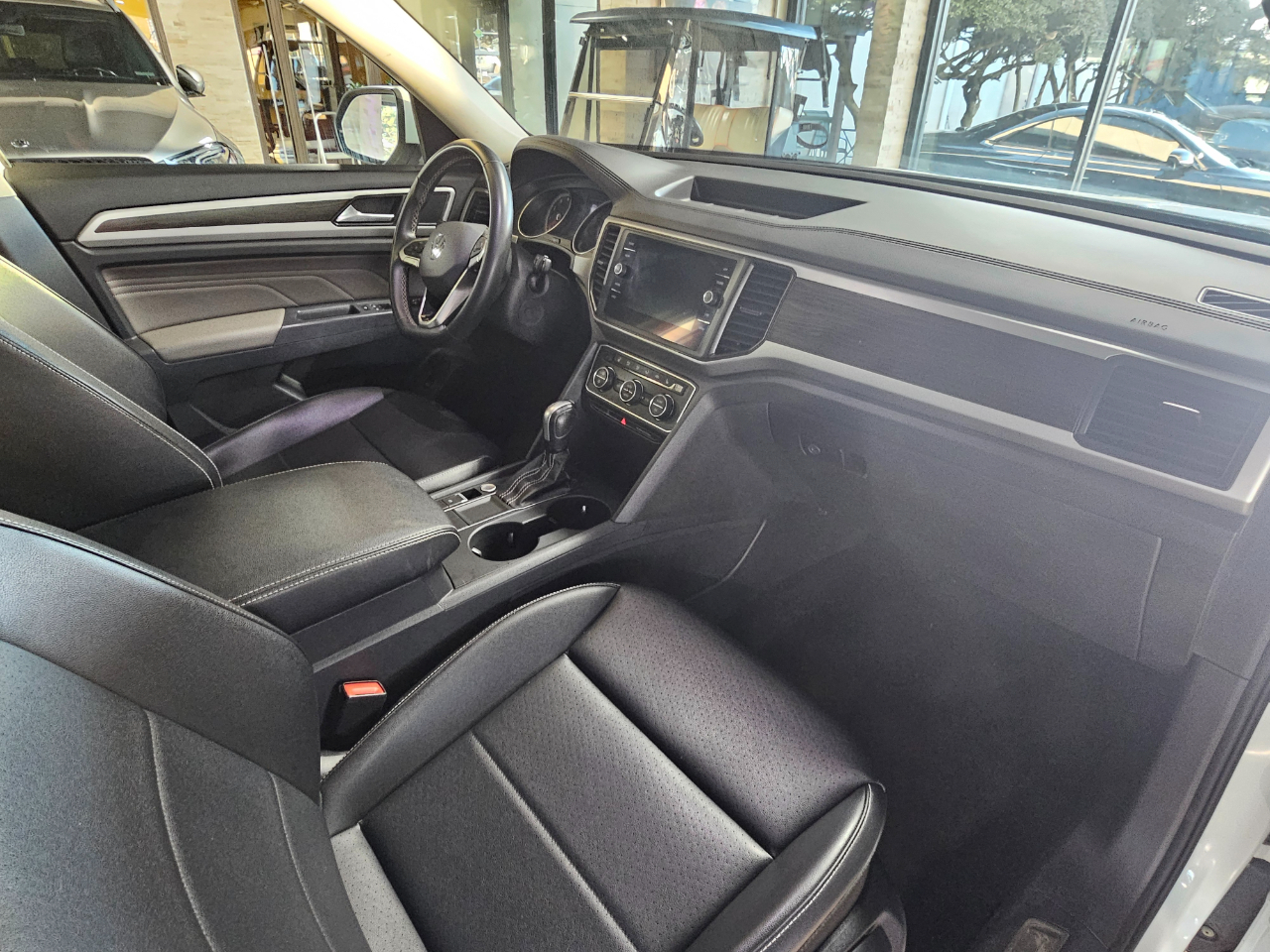 Volkswagen Atlas 3.6L V6 SE w/Technology FWD *Ltd Avail* 2021