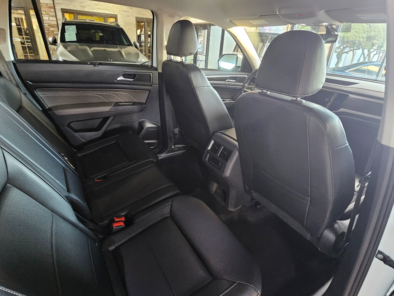 Volkswagen Atlas 3.6L V6 SE w/Technology FWD *Ltd Avail* 2021