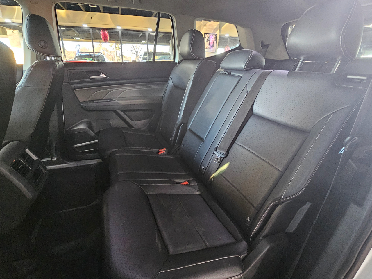 Volkswagen Atlas 3.6L V6 SE w/Technology FWD *Ltd Avail* 2021