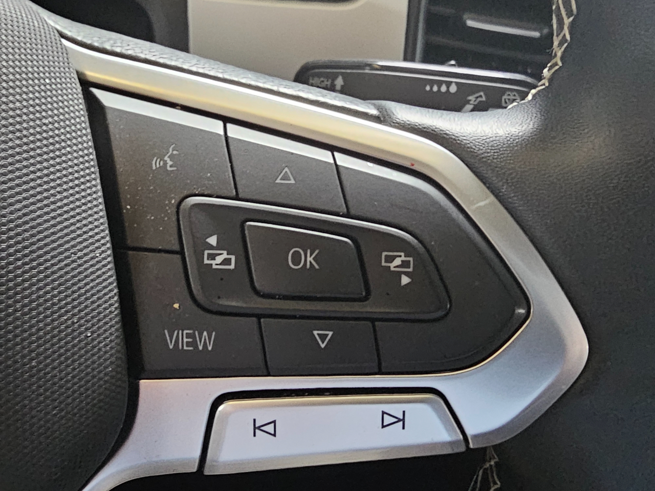 Volkswagen Atlas 3.6L V6 SE w/Technology FWD *Ltd Avail* 2021