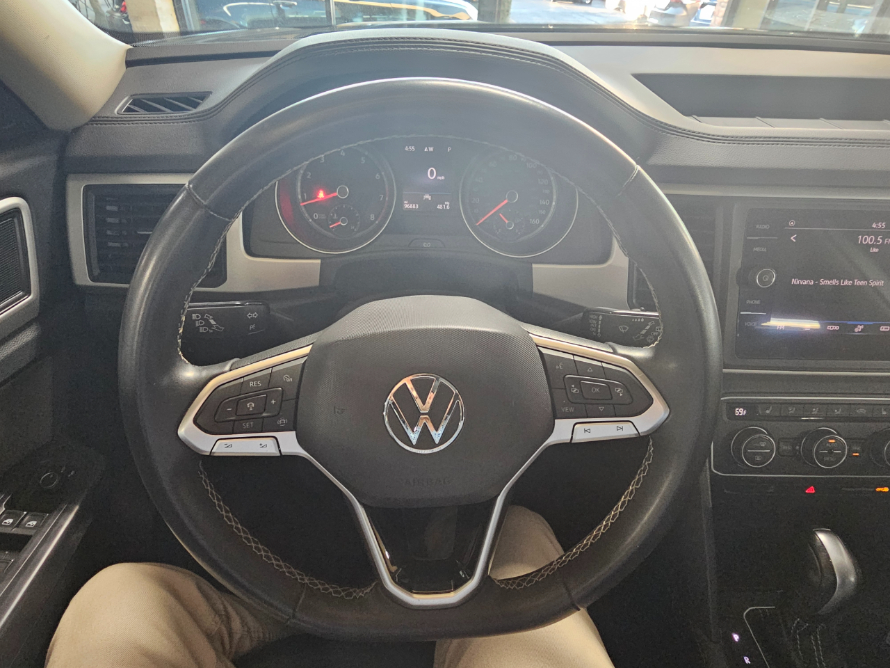 Volkswagen Atlas 3.6L V6 SE w/Technology FWD *Ltd Avail* 2021