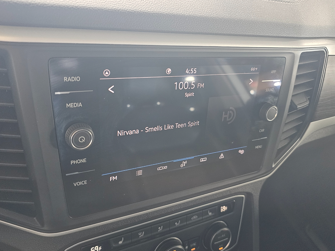 Volkswagen Atlas 3.6L V6 SE w/Technology FWD *Ltd Avail* 2021