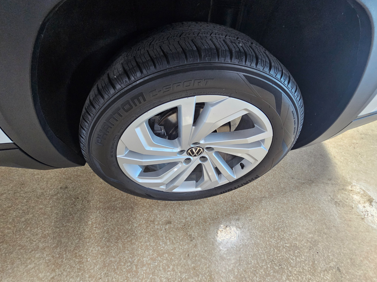 Volkswagen Atlas 3.6L V6 SE w/Technology FWD *Ltd Avail* 2021