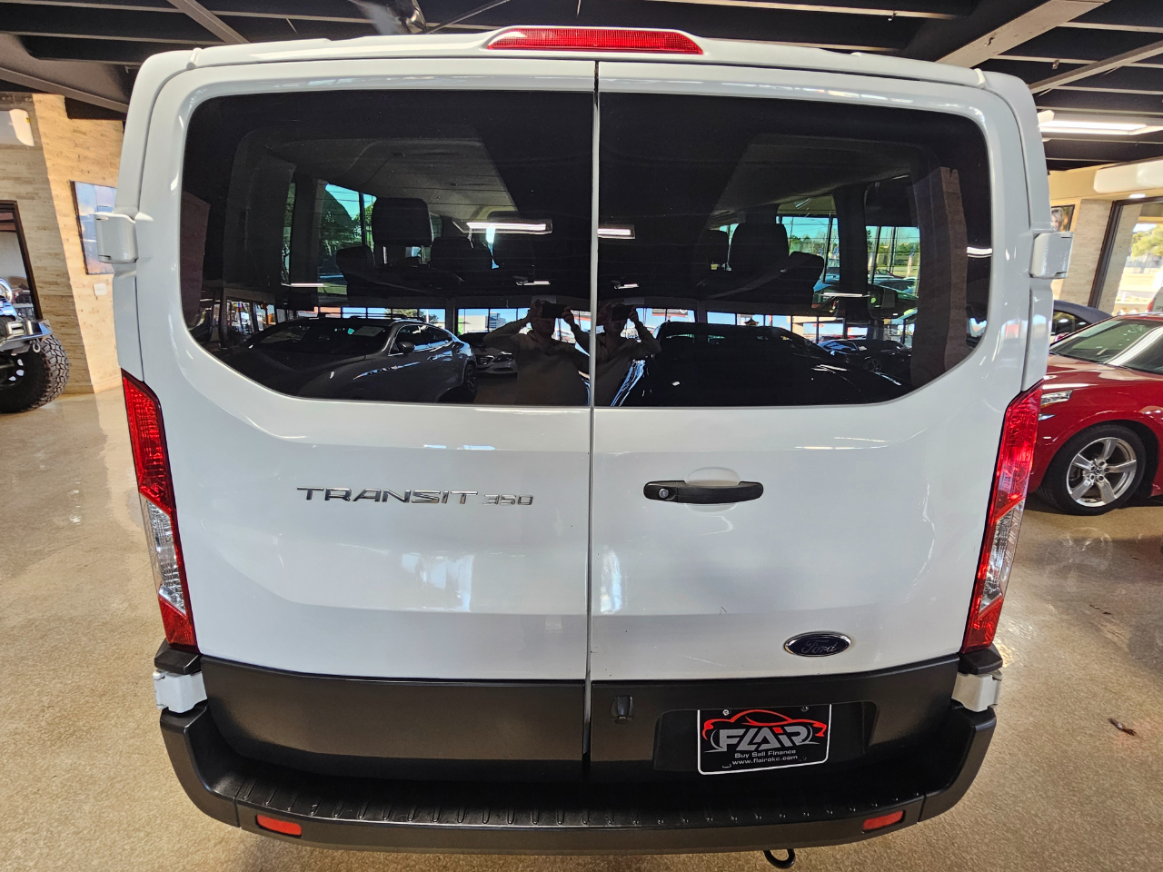 Ford Transit Passenger Wagon T-350 148" Low Roof XL RWD 2021