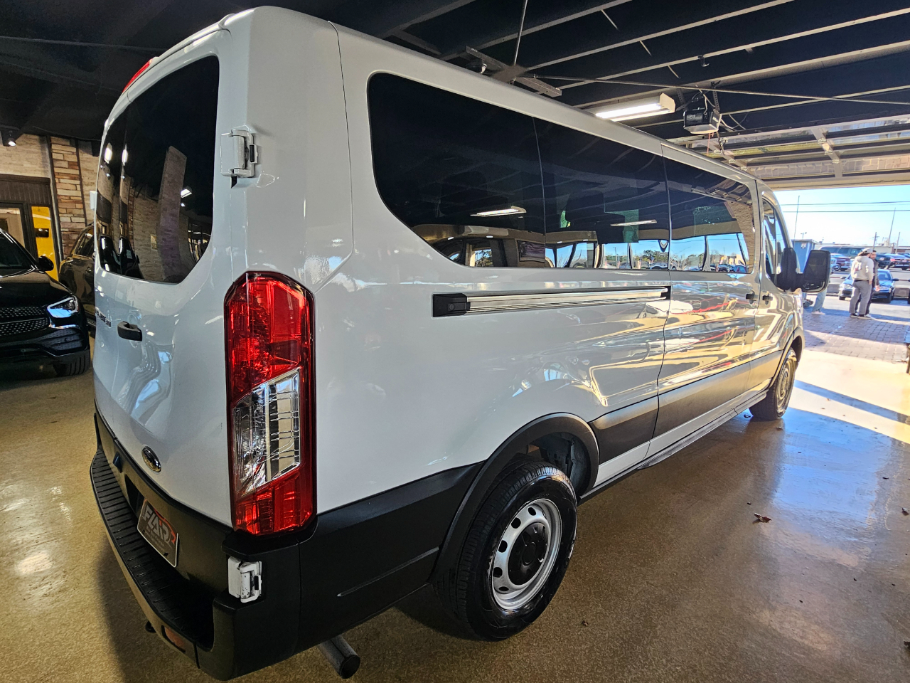 Ford Transit Passenger Wagon T-350 148" Low Roof XL RWD 2021