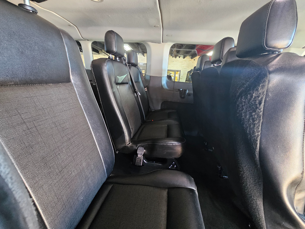 Ford Transit Passenger Wagon T-350 148" Low Roof XL RWD 2021