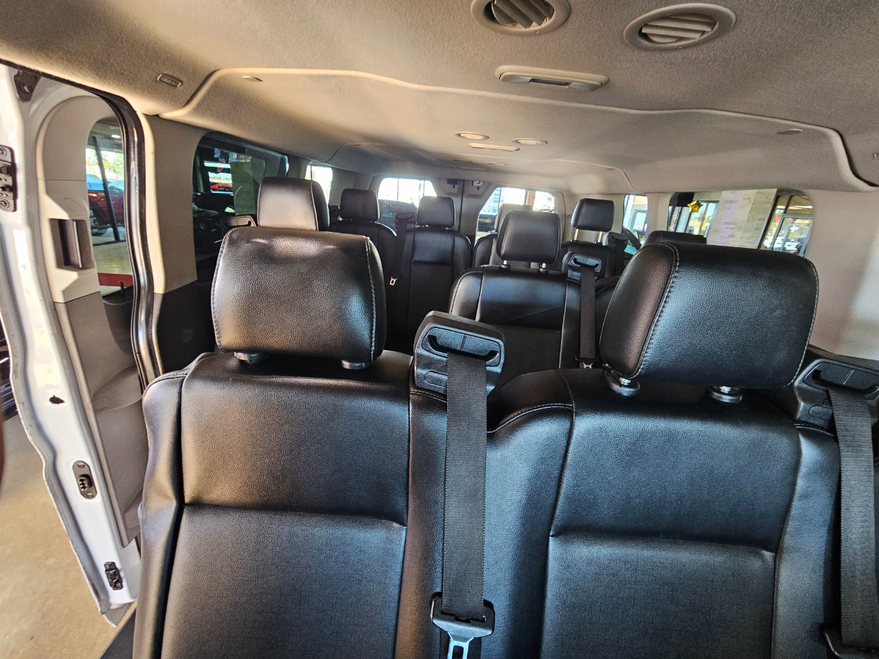 Ford Transit Passenger Wagon T-350 148" Low Roof XL RWD 2021