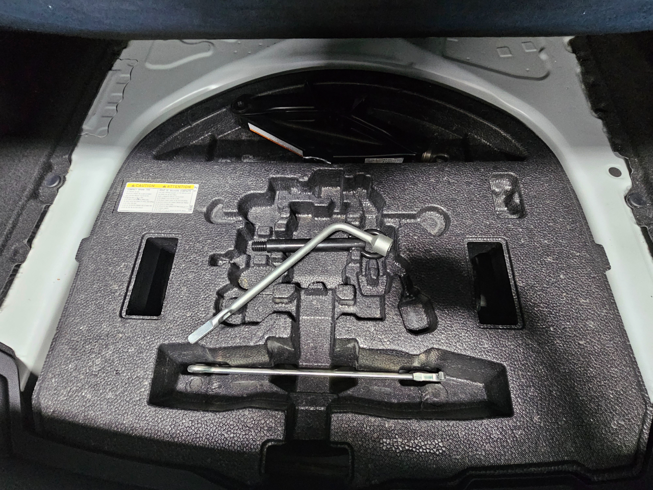 Toyota Corolla SE CVT (Natl) 2020